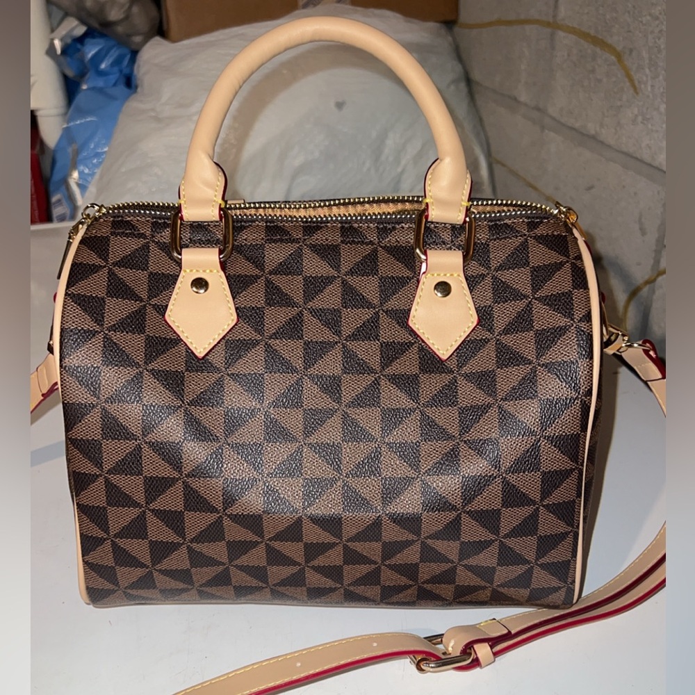 Patterned brown crossbody bag